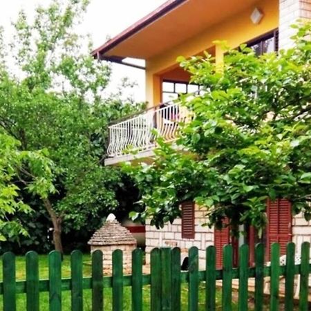 Apartment Sanja Near The Sea, Spacious And Green :) Pula Exterior photo
