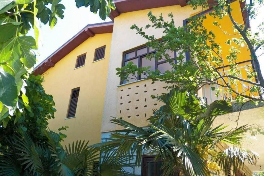 Apartment Sanja Near The Sea, Spacious And Green :) Pula Exterior photo